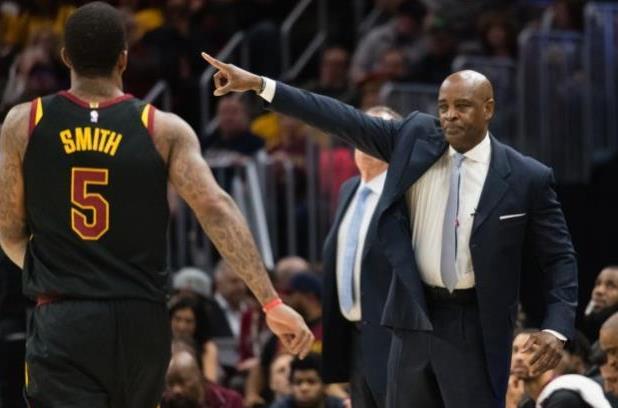 游客们不仅 游客们不仅